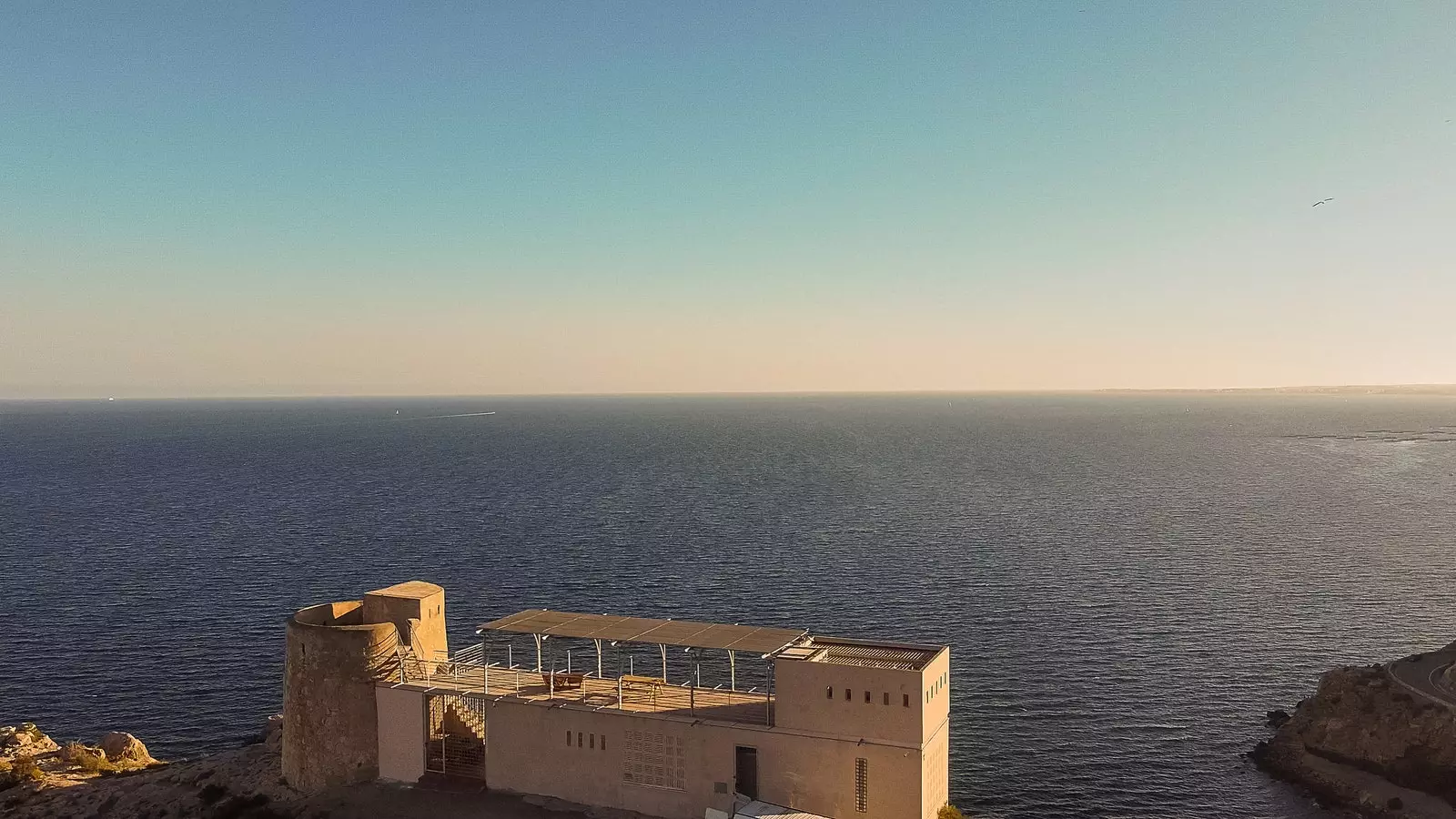 Torre de La Garrofa utsiktspunkt eller hur man sover i ett vakttorn med utsikt över Almerías kust