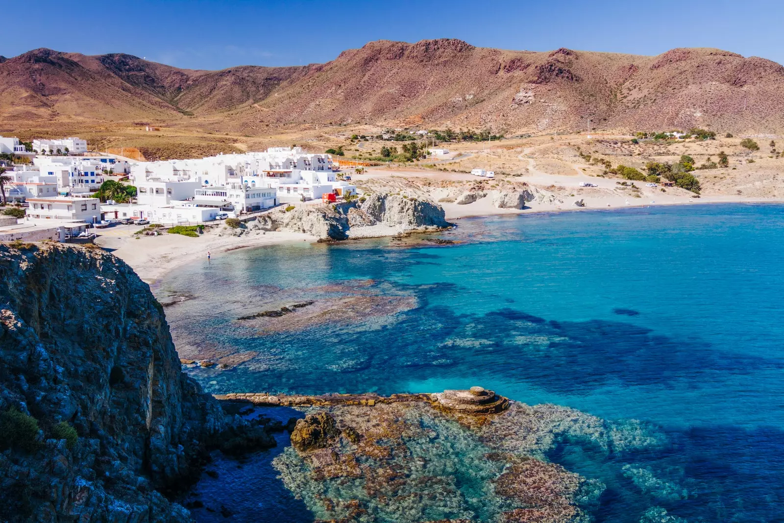 Isleta del Moro i bPáirc Nádúrtha Cabo de GataNíjar.