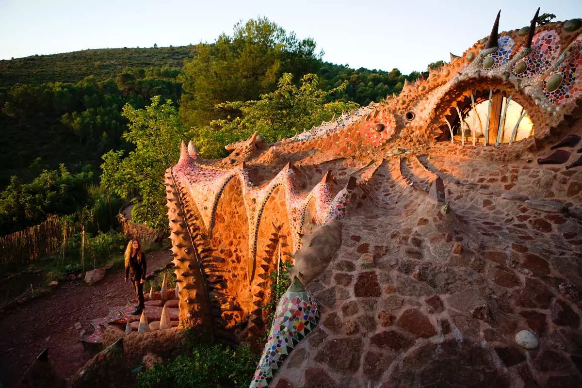 Η Ρέα με τον δράκο της Sierra de la Calderona Valencia.