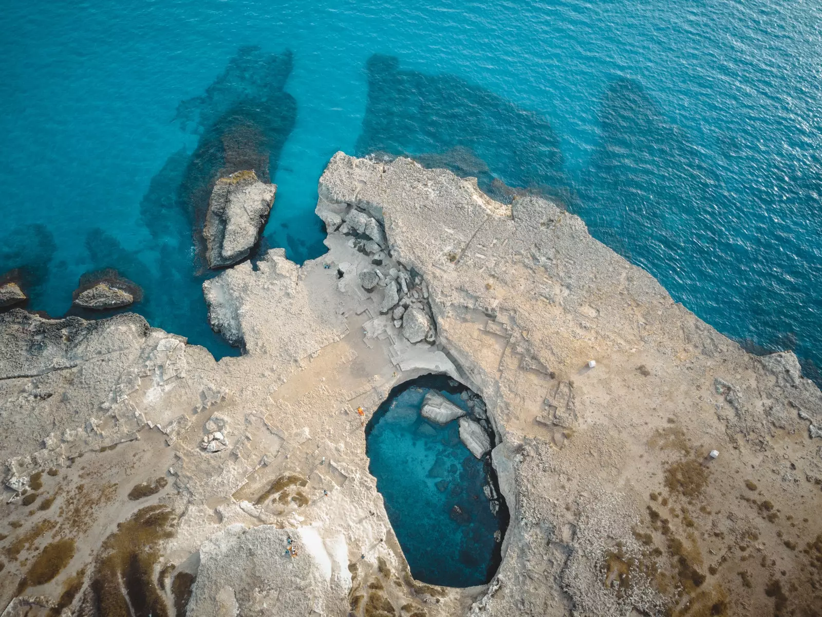 Grotta della Poesia Puglia。