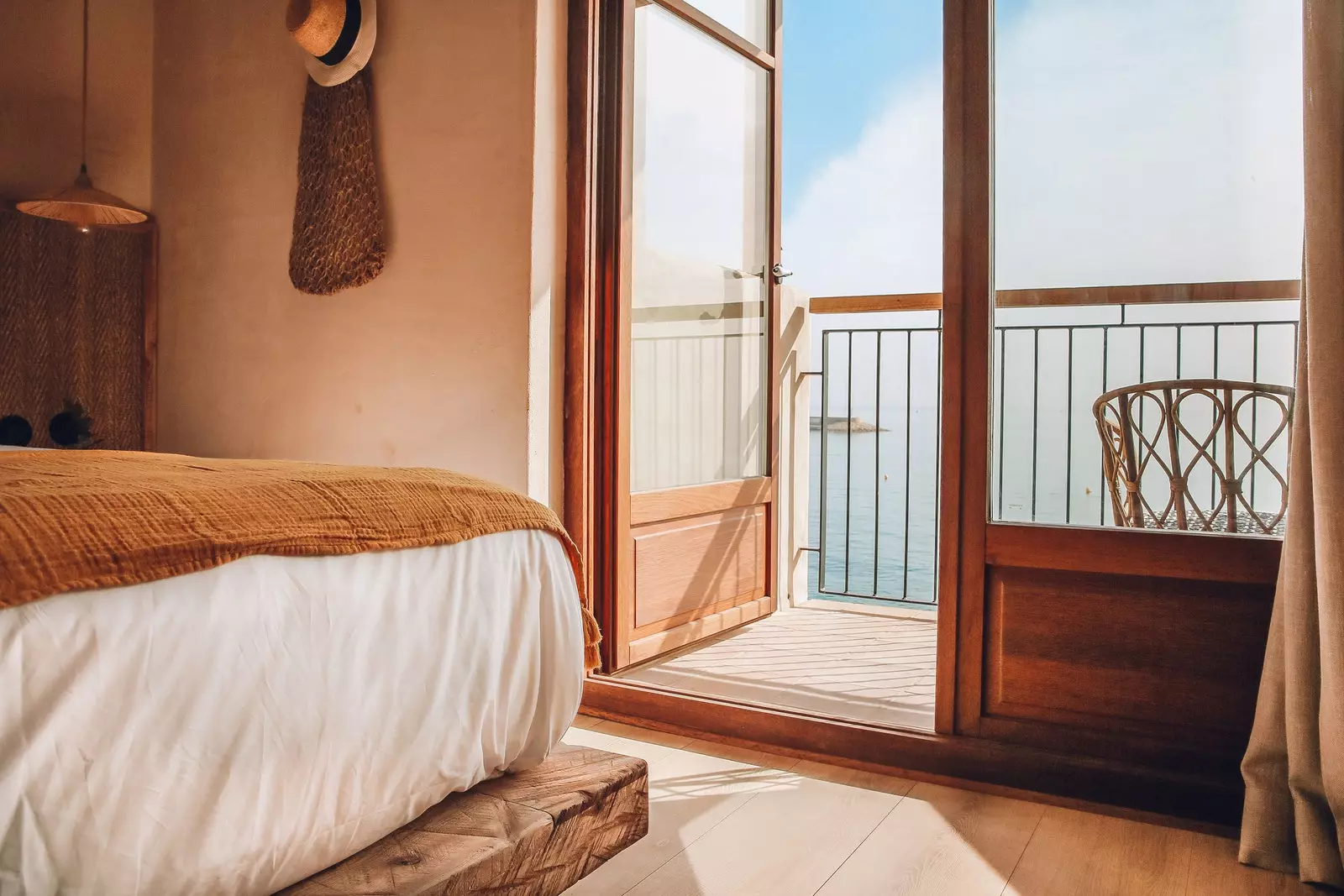 NOMAD Hotel meta l-lukanda tkun il-vjaġġ