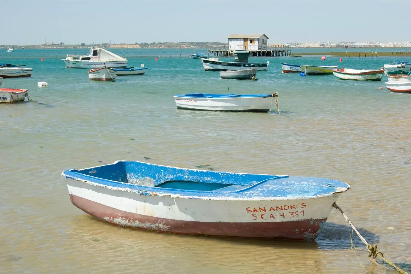 Vamos caminhar pelas ruas solitárias deste canto de Chiclana