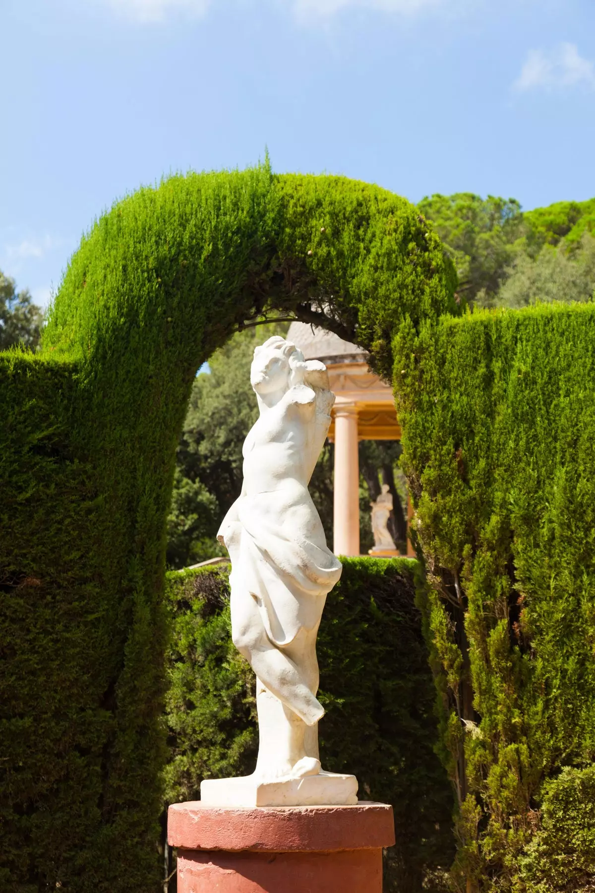 Skulptur des Eros im Laberint d'Horta