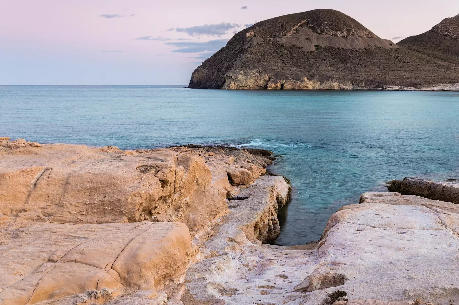 Sự yên tĩnh của Cabo de Gata trái mùa