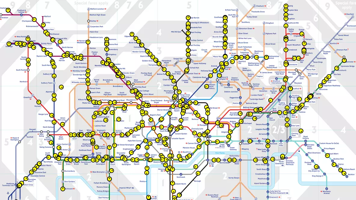 Este mapa do metrô de Londres mostra os trens em movimento em tempo real