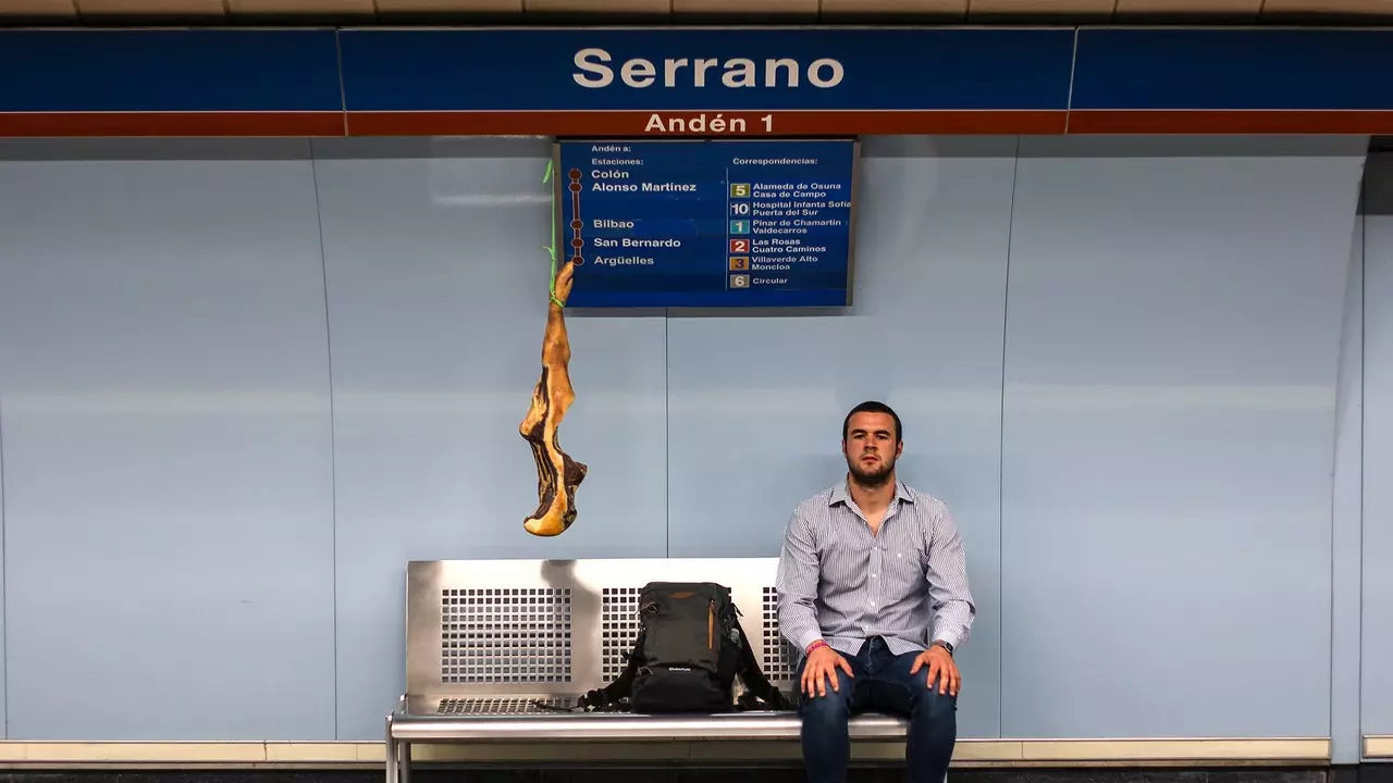 From Madrid to the Metro: the Instagram account that reconciles you with the metro with a laugh