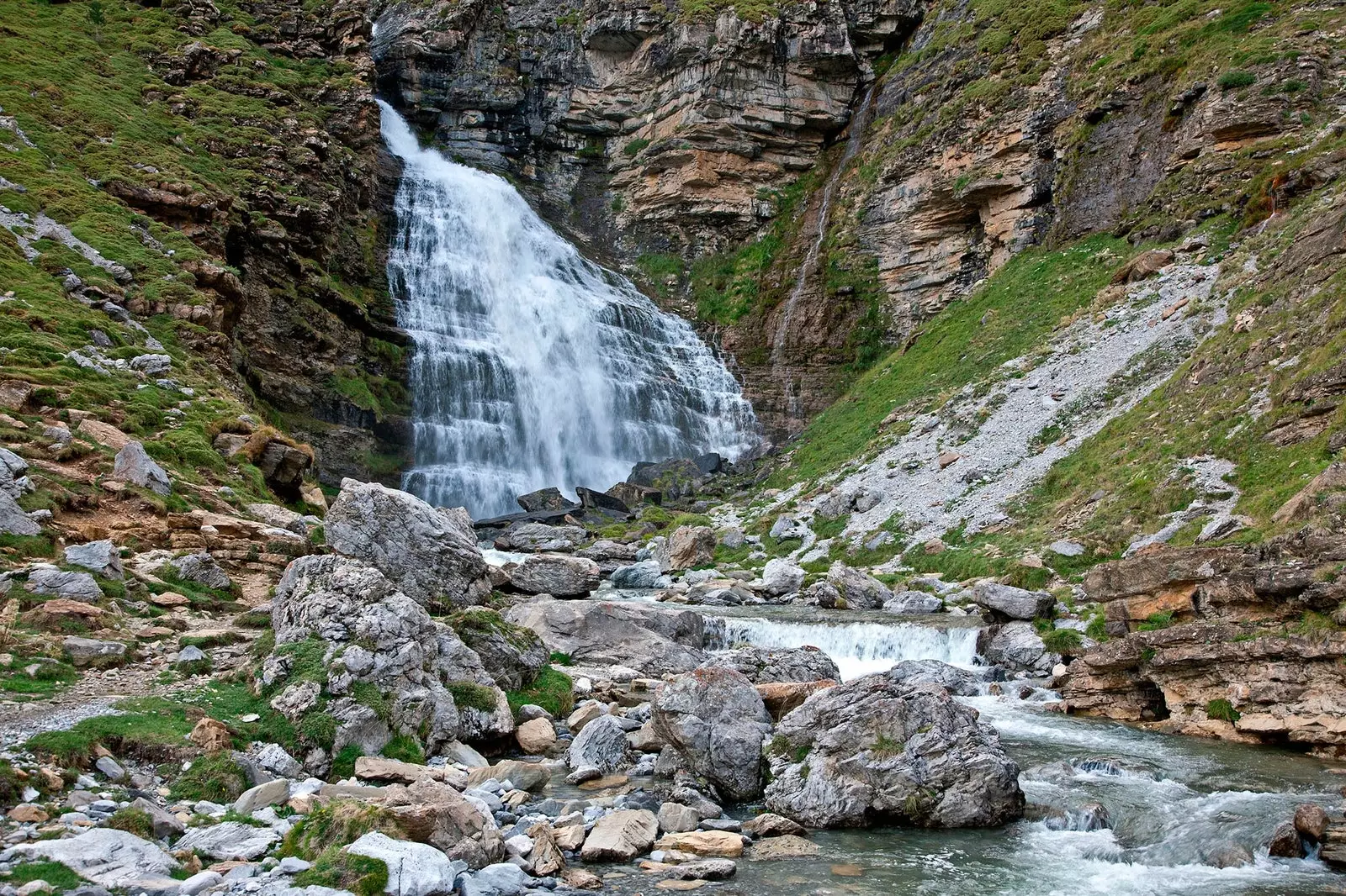 Cola de Caballo ir neaizmirstams Ordesas ielejas maršruts