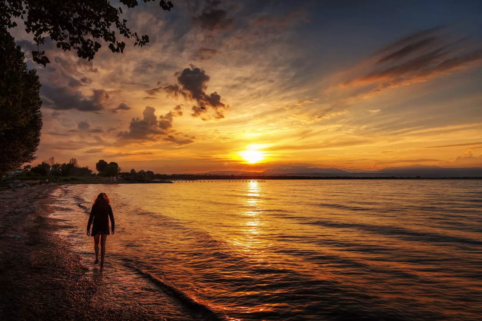 Sirmione ko'li Garda Italiya