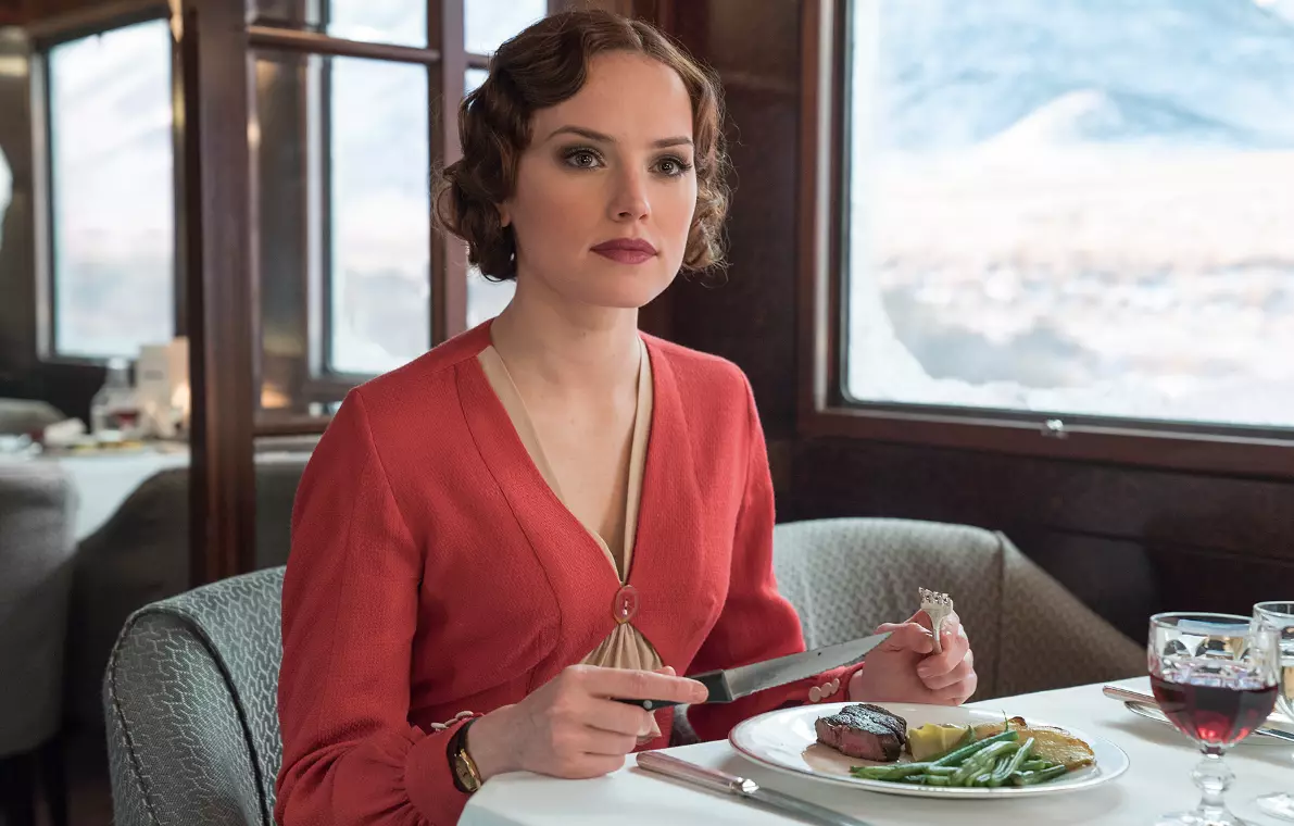 Daisy Ridley trong 'Murder on the Orient Express' mới