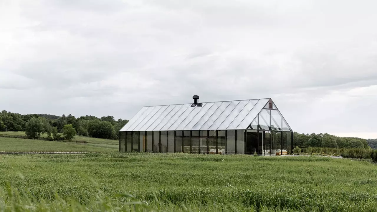 Ta wyróżniona gwiazdką Michelin restauracja w szklanym domu to wyjątkowe doświadczenie natury