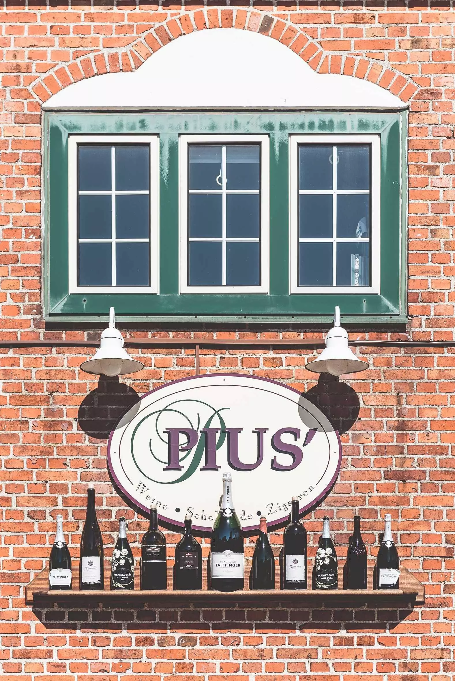 Facade of the Pius wine cellar