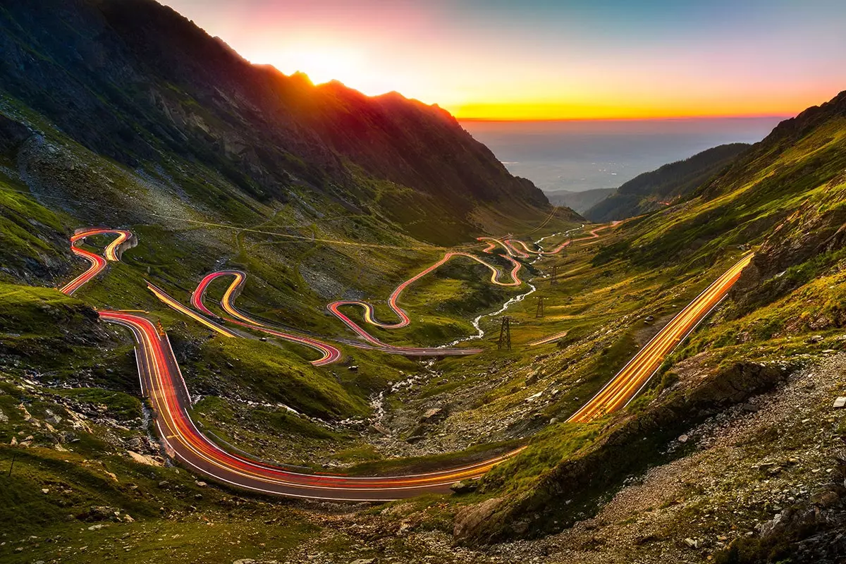 Transfagarasani peadpööritavad kurvid.