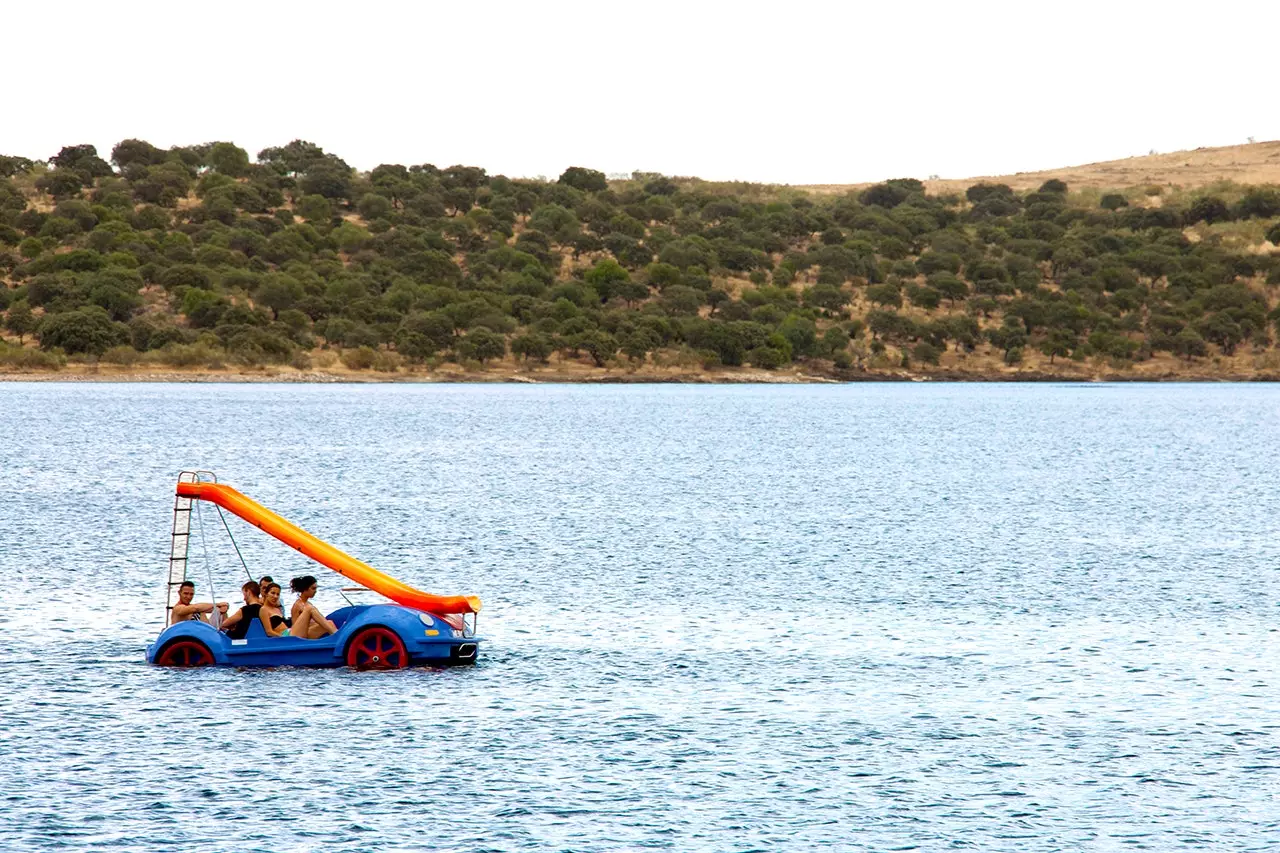 Orellana Reservoir tai Costa Dulce Beach