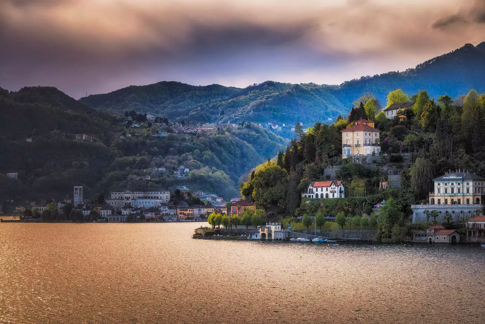 Orta Pjemonto ežeras.