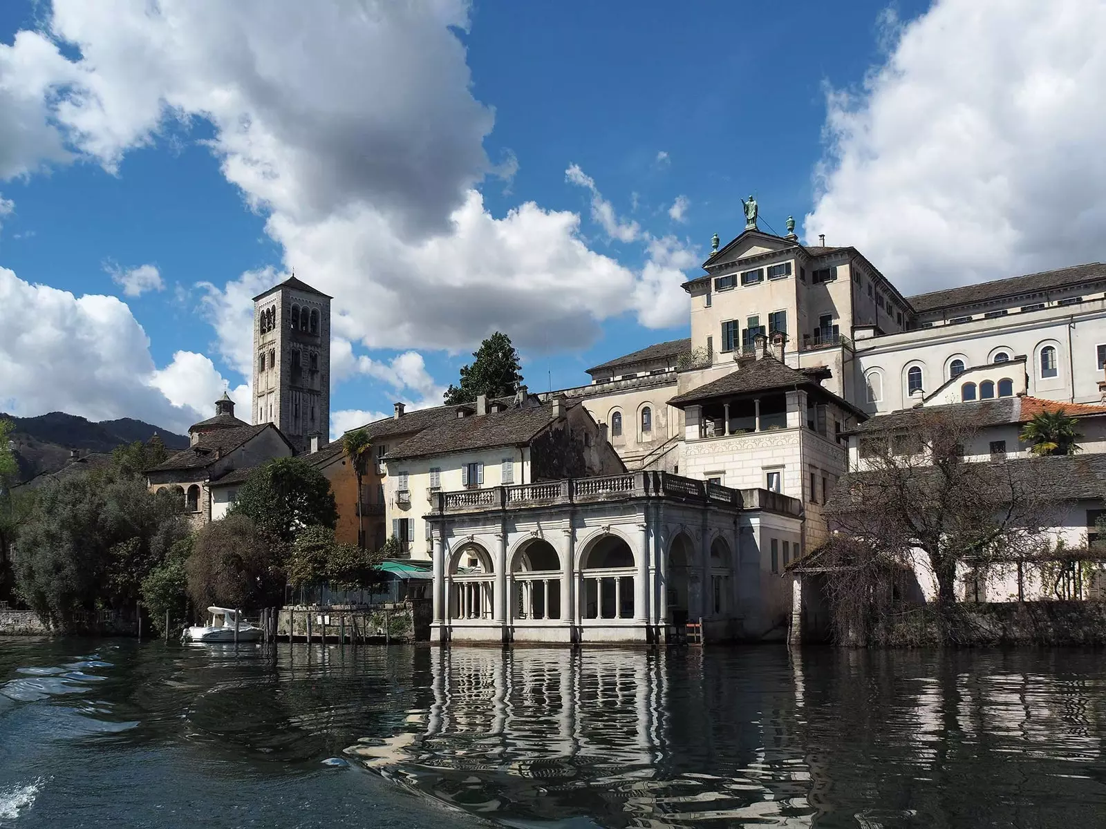 San Giulio -järven saari Orta Piedmont