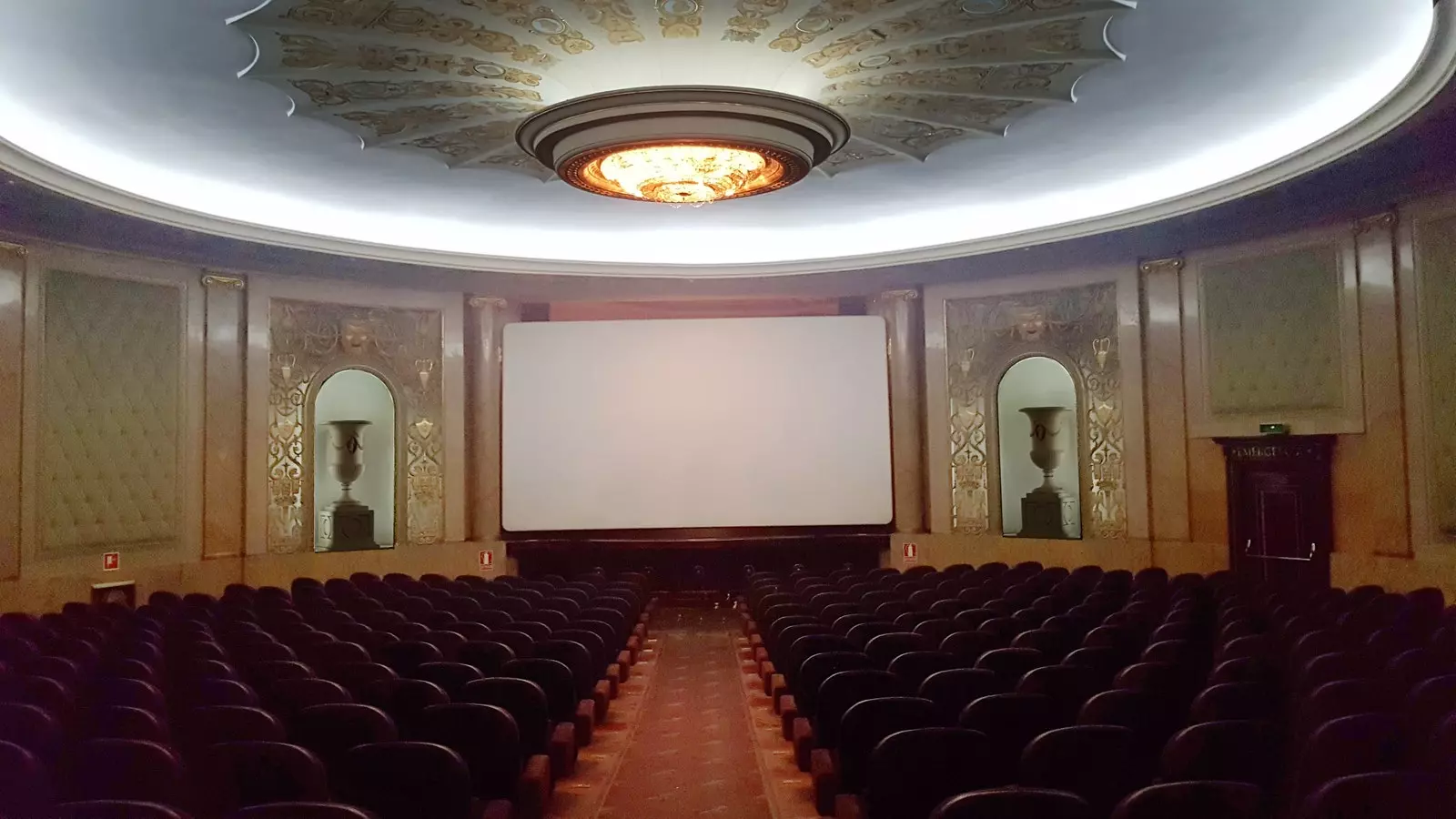 Kino teatro „Elíseos“ uždarymas arba ta Saragosa, kuri išnyksta