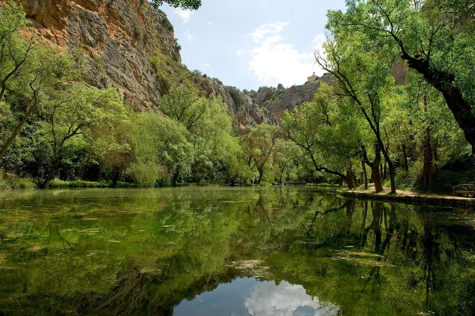 Monasterio de Piedra бол хамгийн байгалийн Сарагоса руу зугтах газар юм