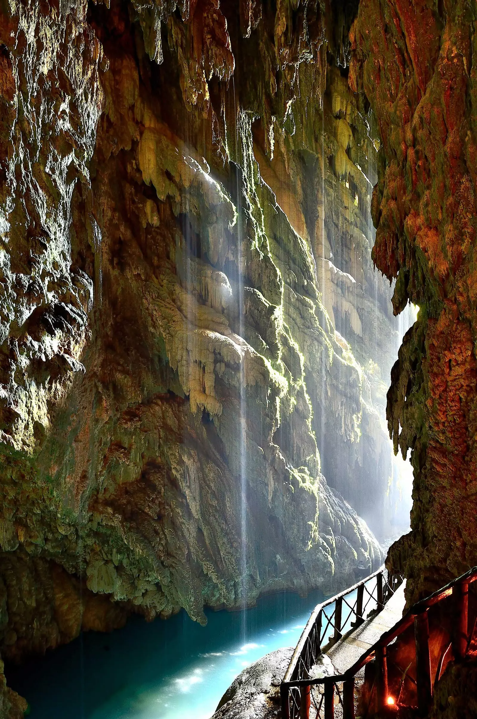 Monasterio de Piedra egy kiruccanás a legtermészetesebb Zaragozába