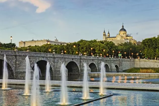 Në brigjet e Manzanares në Madrid.