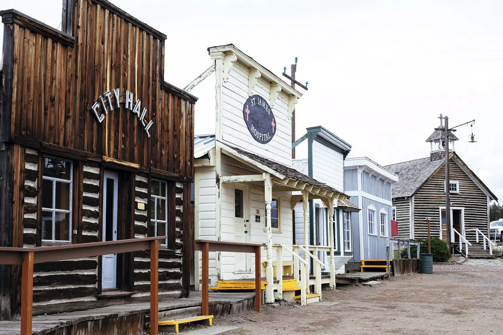 Rekonstruerad gruvstadsgata inne i Buttes World Museum of Mining