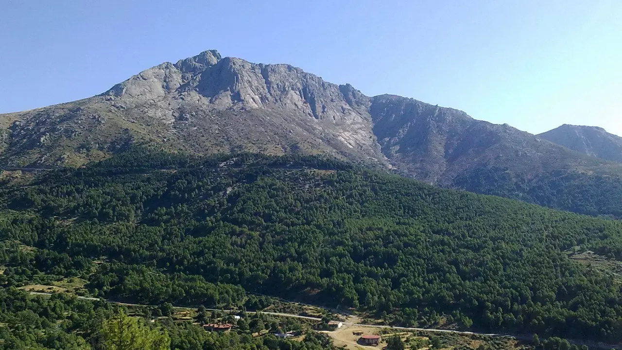 Urcare la Torozo, stânca din Cinco Villas de Gredos