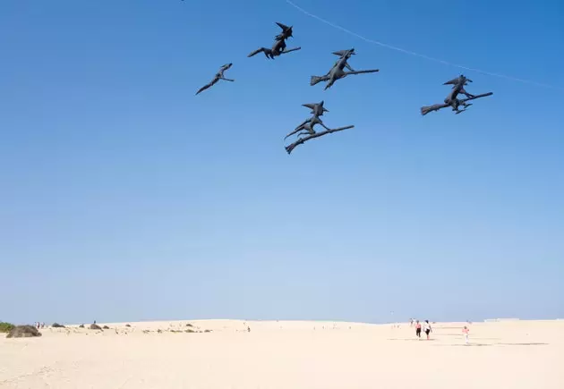 Und der Himmel war voller Farben. Das Internationale Drachenfestival beginnt auf Fuerteventura