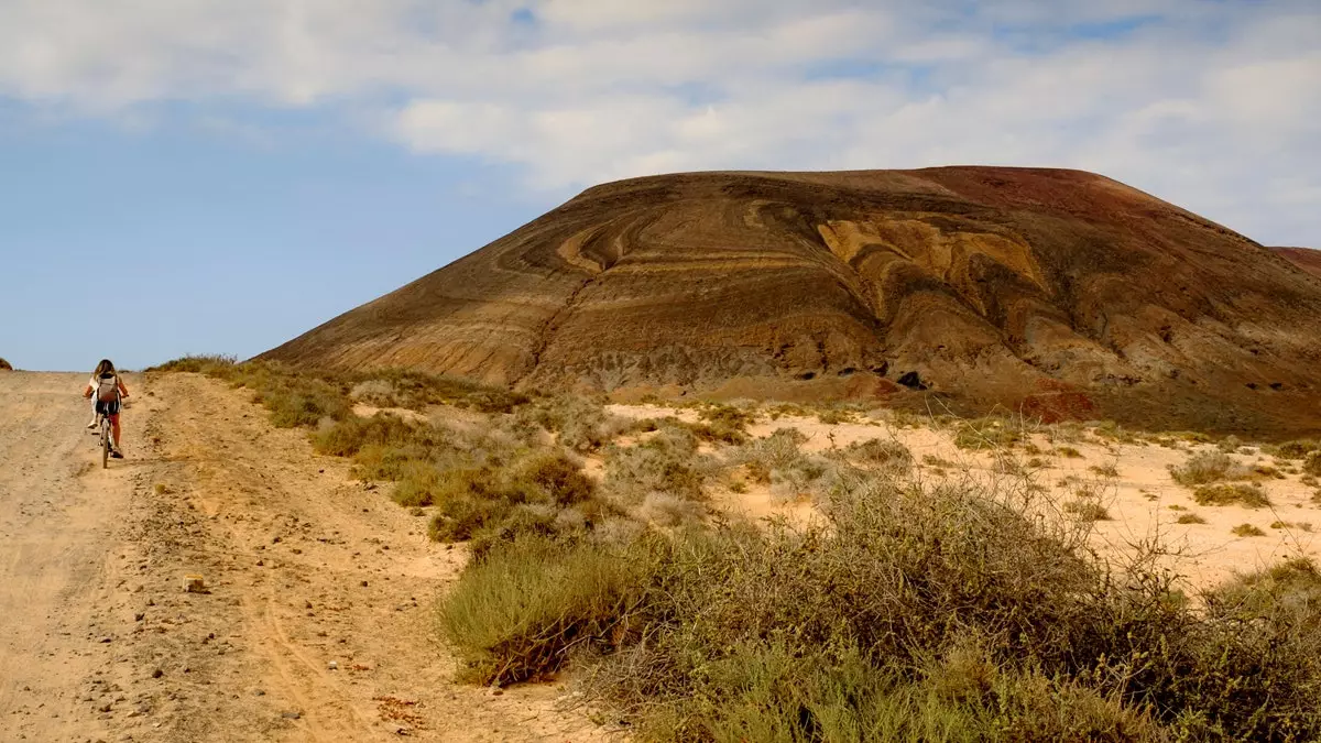 La Graciosa: 아무 것도 하지 않는 섬에서 무엇을 해야 할까요?