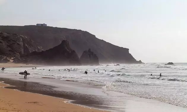 სერფინგი Praia do Amado Sagres-ში