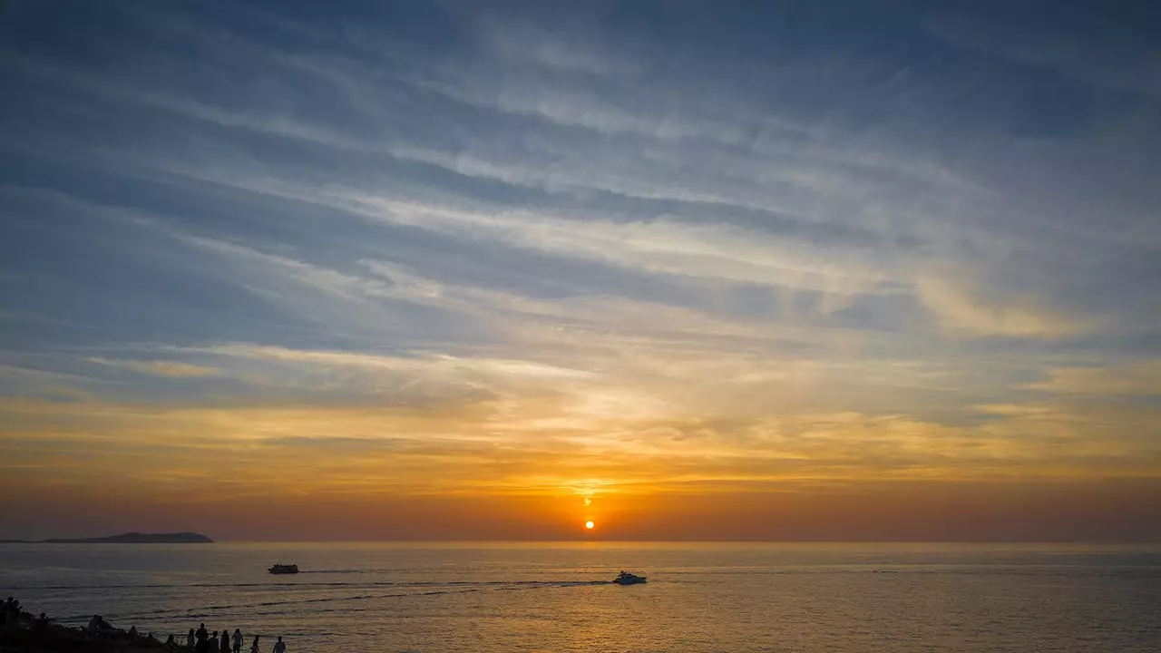 Ibiza mall: pleananna lasmuigh den séasúr