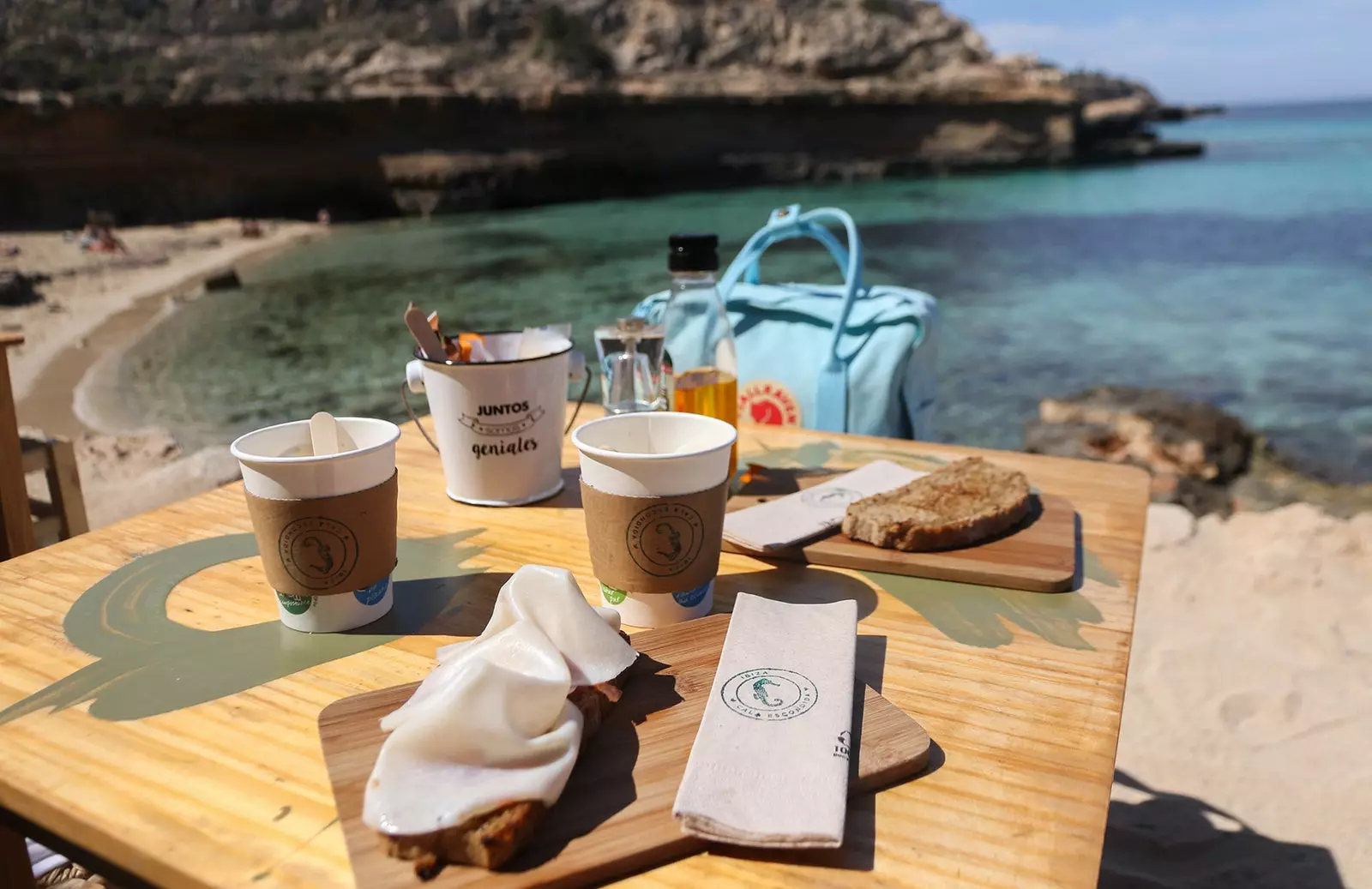 Cala Escondida жағажай бар