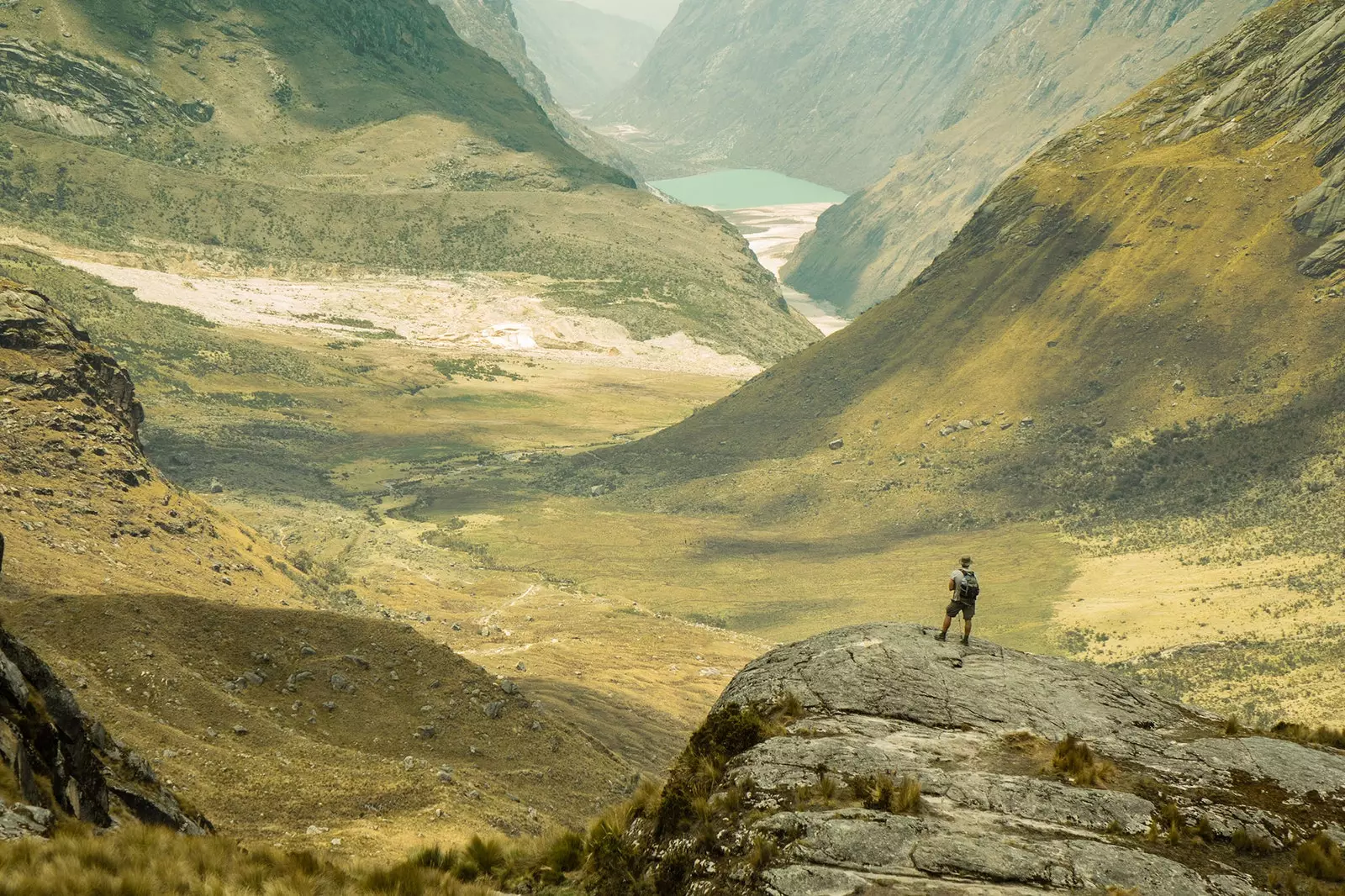 Santa Cruzi matk on populaarne retk Peruus Cordillera Blanca piirkonnas, mis on osa ...