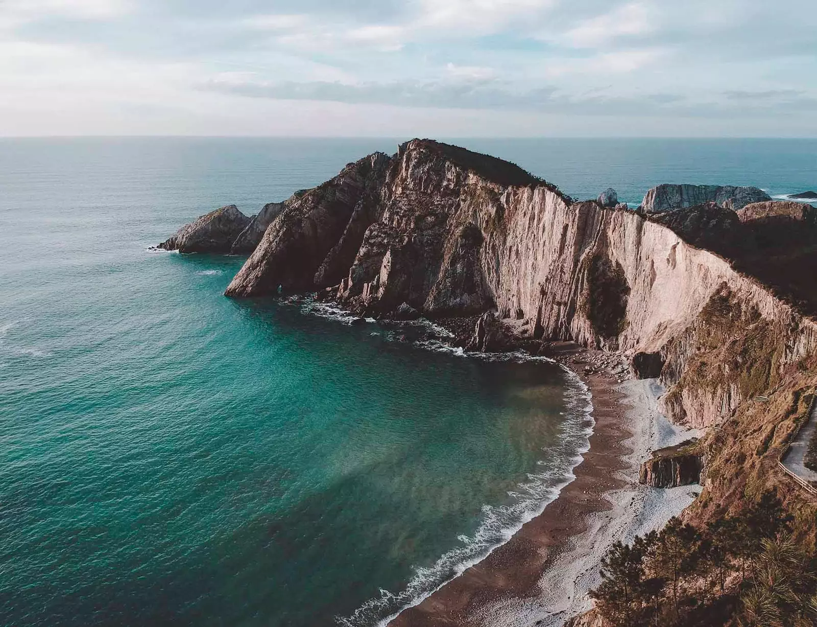 Spiaggia Silenziosa a Cudillero