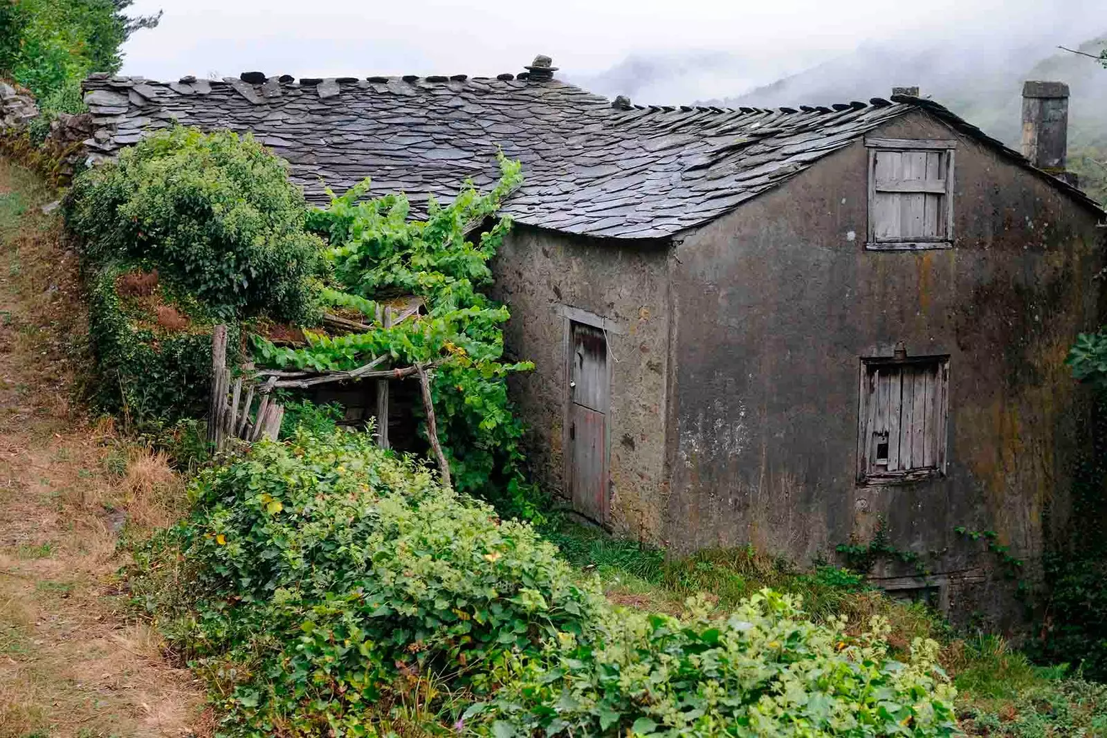 Traditionellt hus i Grandas del Salime