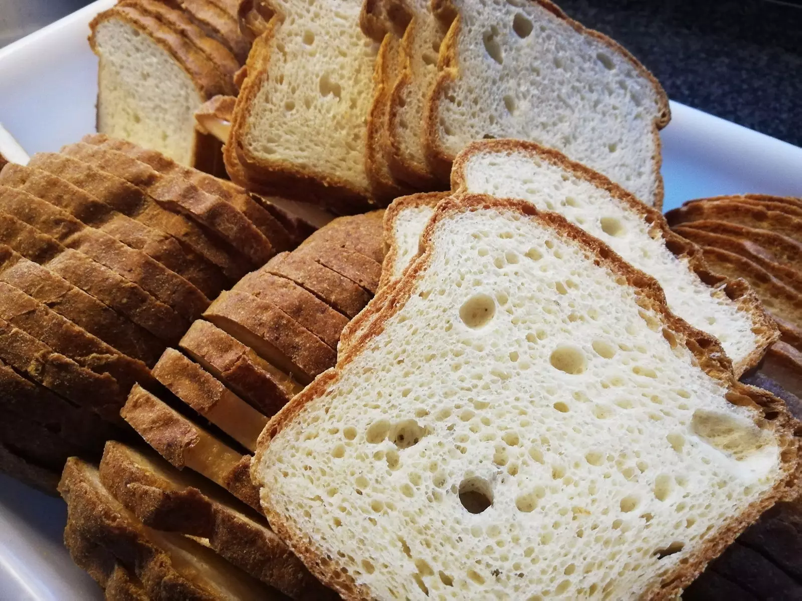 Isacel býður upp á brauð empanadas og afmæliskökur