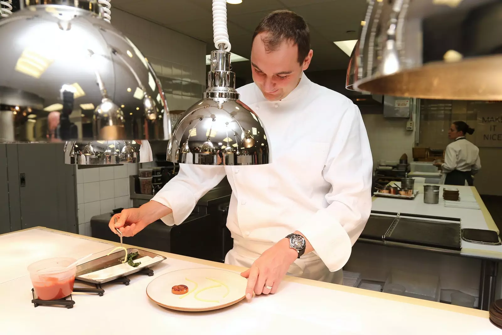 Daniel Humm je novico objavil v pismu na svoji spletni strani.