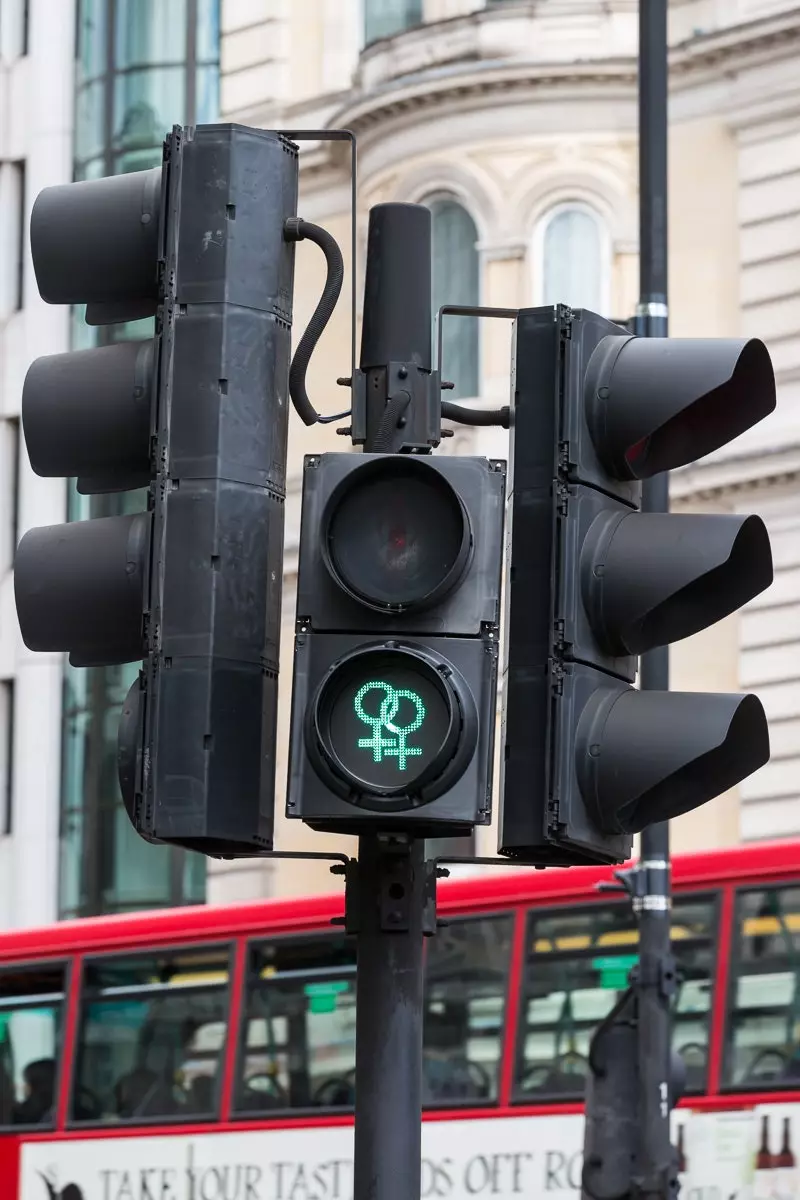 LGBT hupenda kwenye taa za trafiki za London