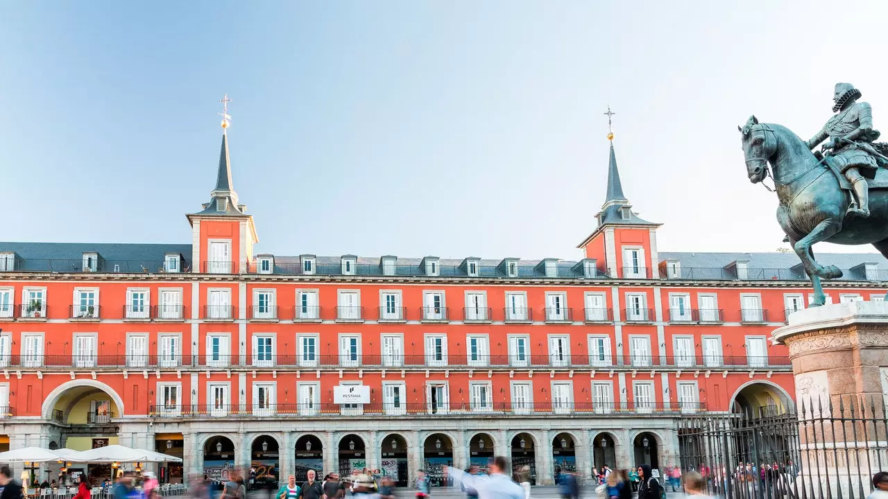 Pestana Plaza Mayor: פּאָרטוגעזיש עסאַנס אין די האַרץ פון מאַדריד