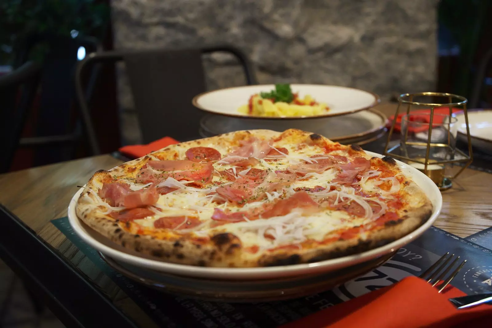 Pizza Donna pizza ya Kirumi inakuwa yenye nguvu huko Madrid