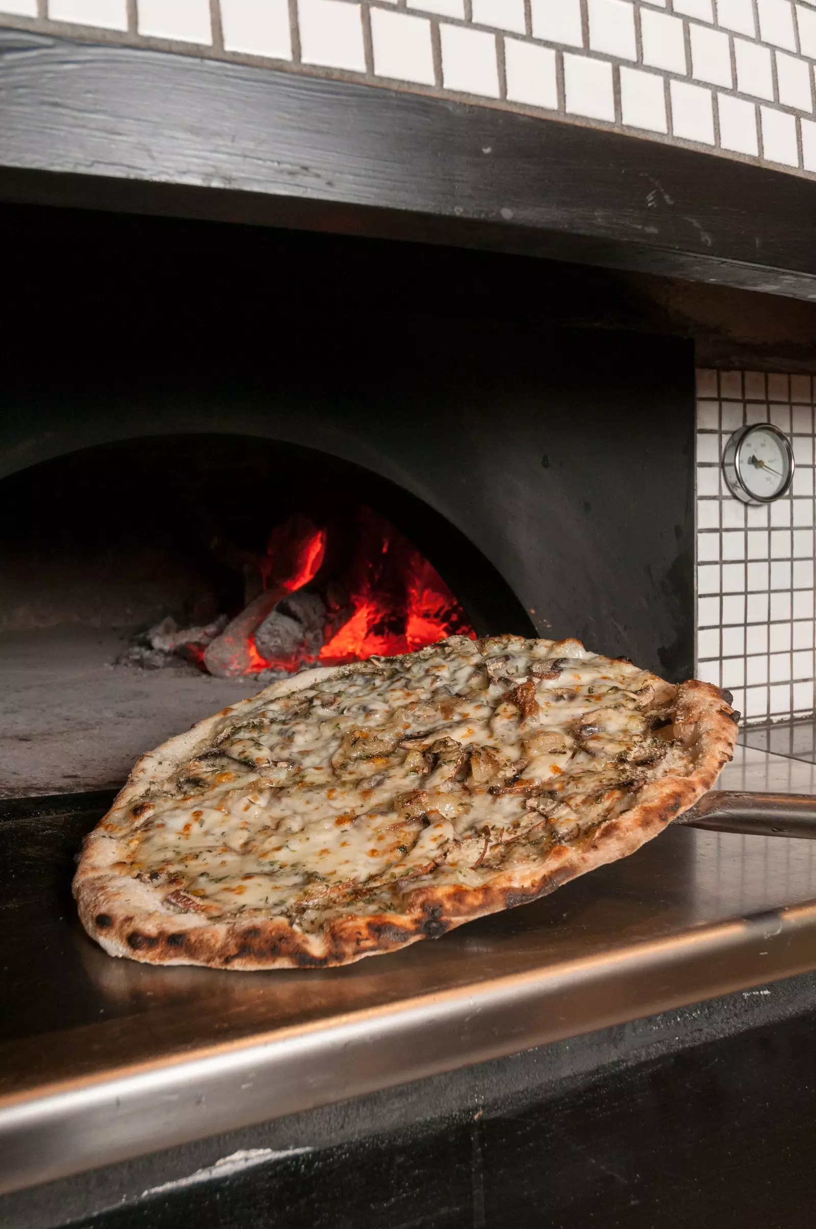 Pizza aux champignons portobello de Roostiq