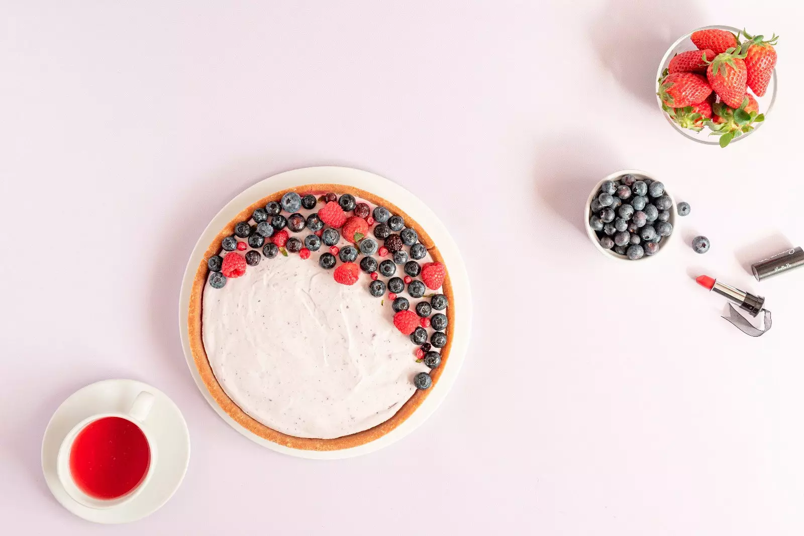 Tarte au fromage et au concombre et aux bleuets