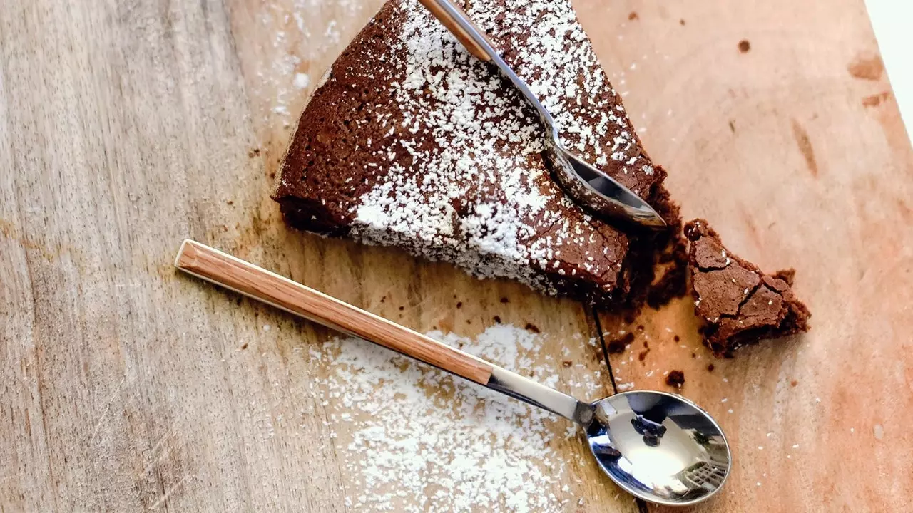 This chocolate cake (without flour) will taste like a walk through Lisbon