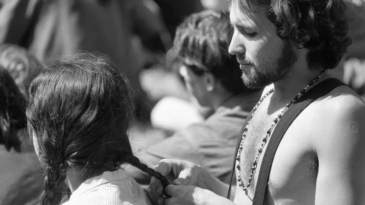 Pau, amor i viatges: la història del Sender Hippie