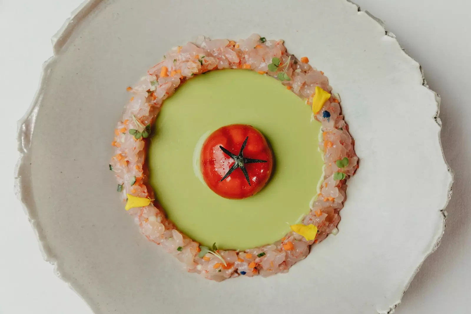 Nitro tomato and green gazpacho, Dani García's star dish, also in his new brasserie on top of the Four Seasons...