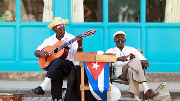 Havana sakinleri aracılığıyla anlattı