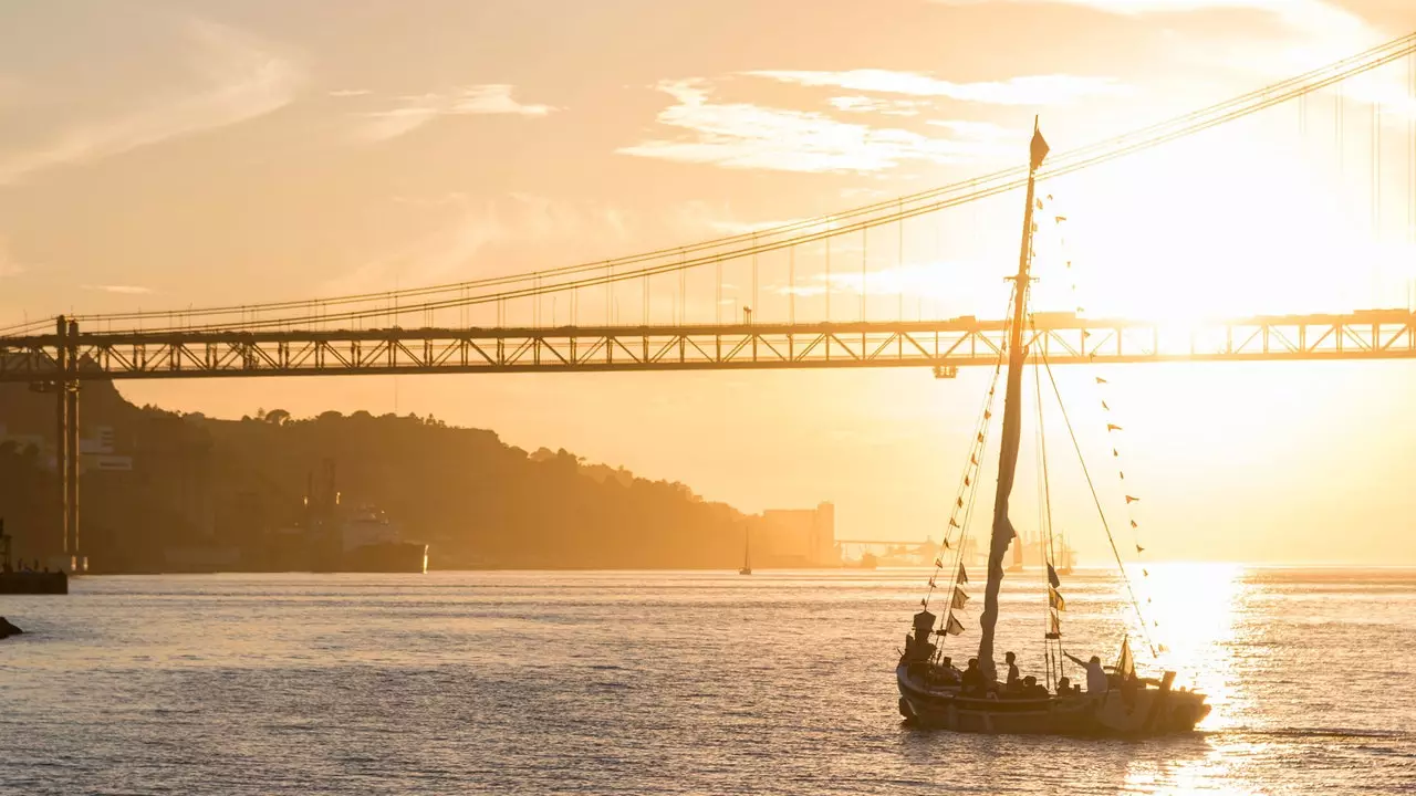 Percutian romantis di Lisbon: 'Hati saya gembira apabila saya melihat anda'