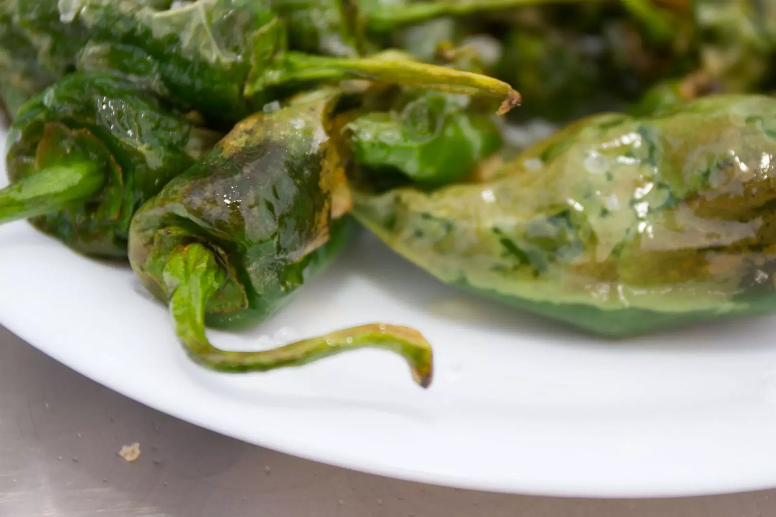 Kann et ni e Mangel u Padrón Peppers um Riojan Dësch sinn.