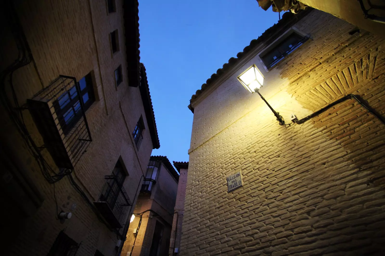 Onthoud een angstige route door het magische en sinistere Toledo