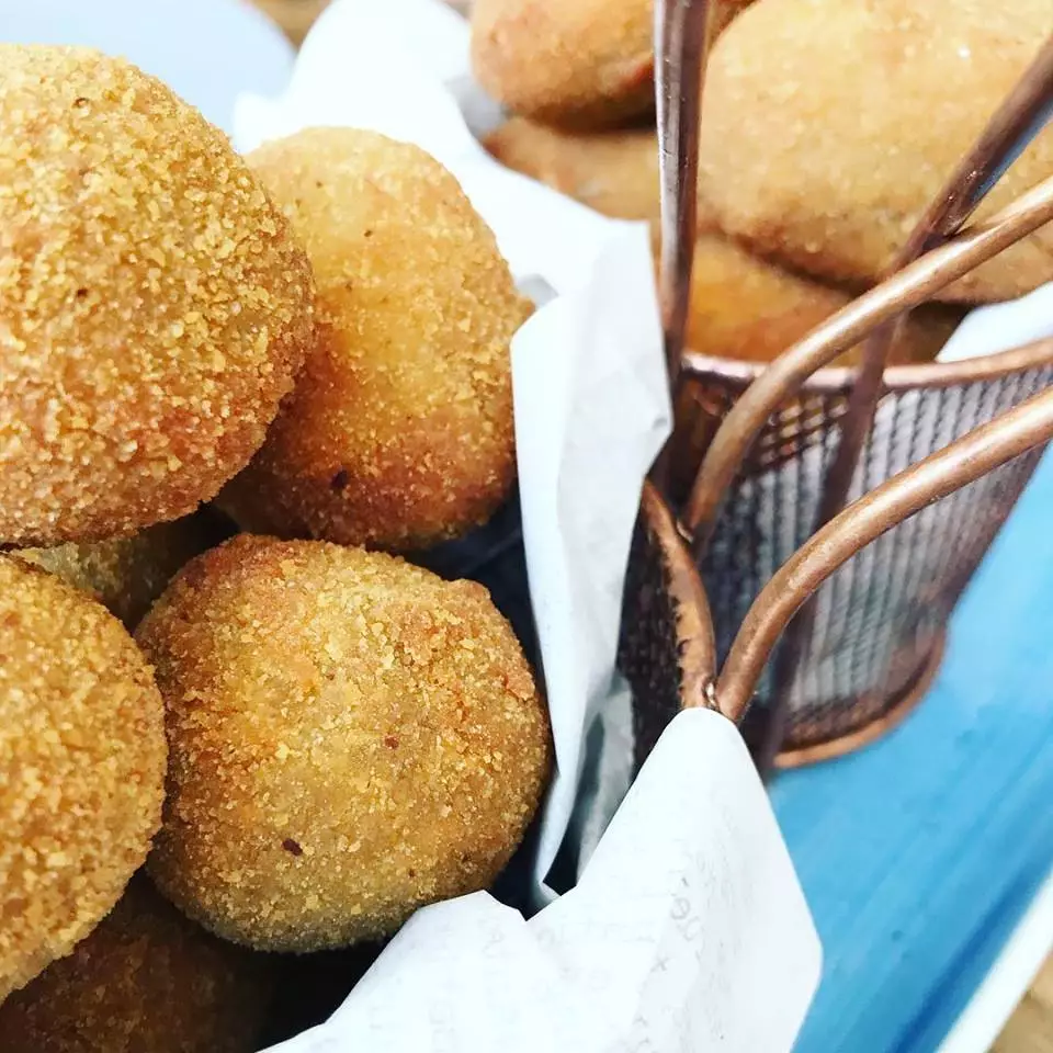 Croquetes de queijo Montenebro no La Trastienda