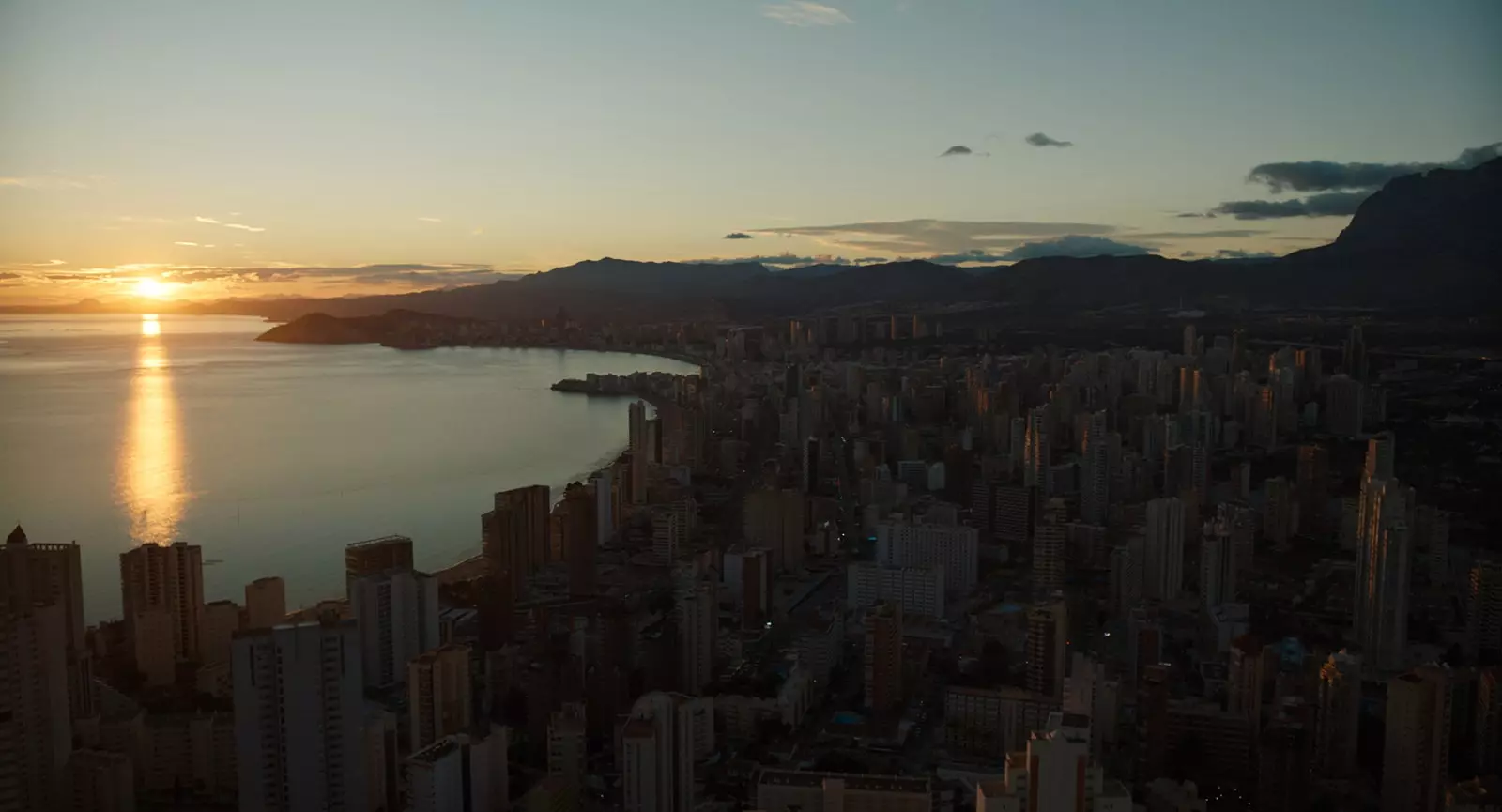 Bíonn sé ag cur sneachta i Benidorm