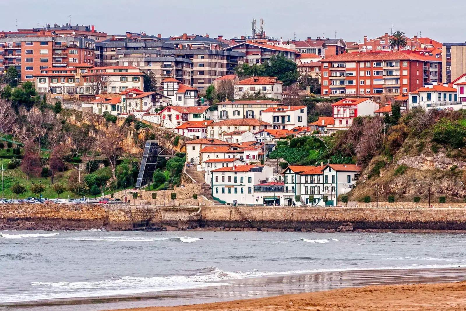 Praia de Ereaga e Puerto Viejo ao fundo